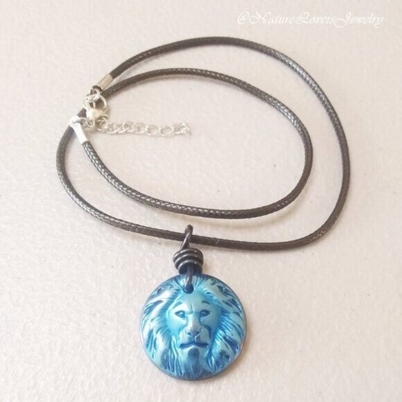 Lion Leo Lioness - Blue Lion Medallion for Big Cat Lovers! 17 Cord +2" Extender - Picture 1 of 7